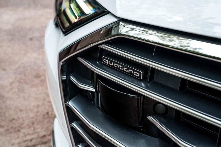 Детали экстерьера Audi A6 3.0 TFSI Quattro S-Line (C8) 2018 года  (NA) (фото 17 из 40)